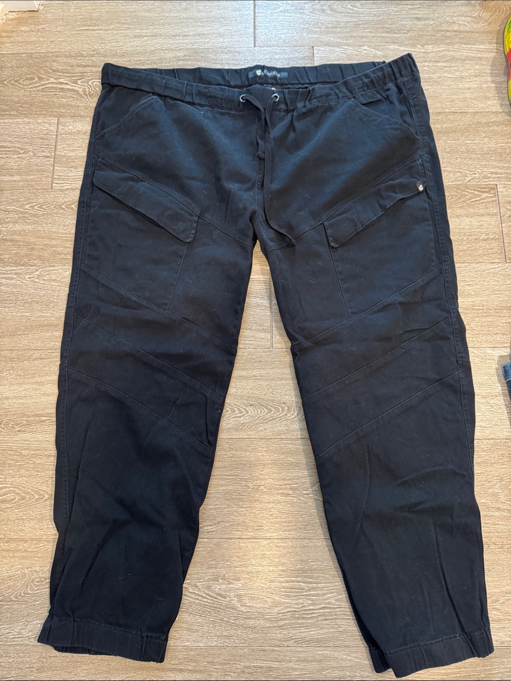 Rocawear Men's Black Cargo Jogger Pants - Casual Utility Style 4xl